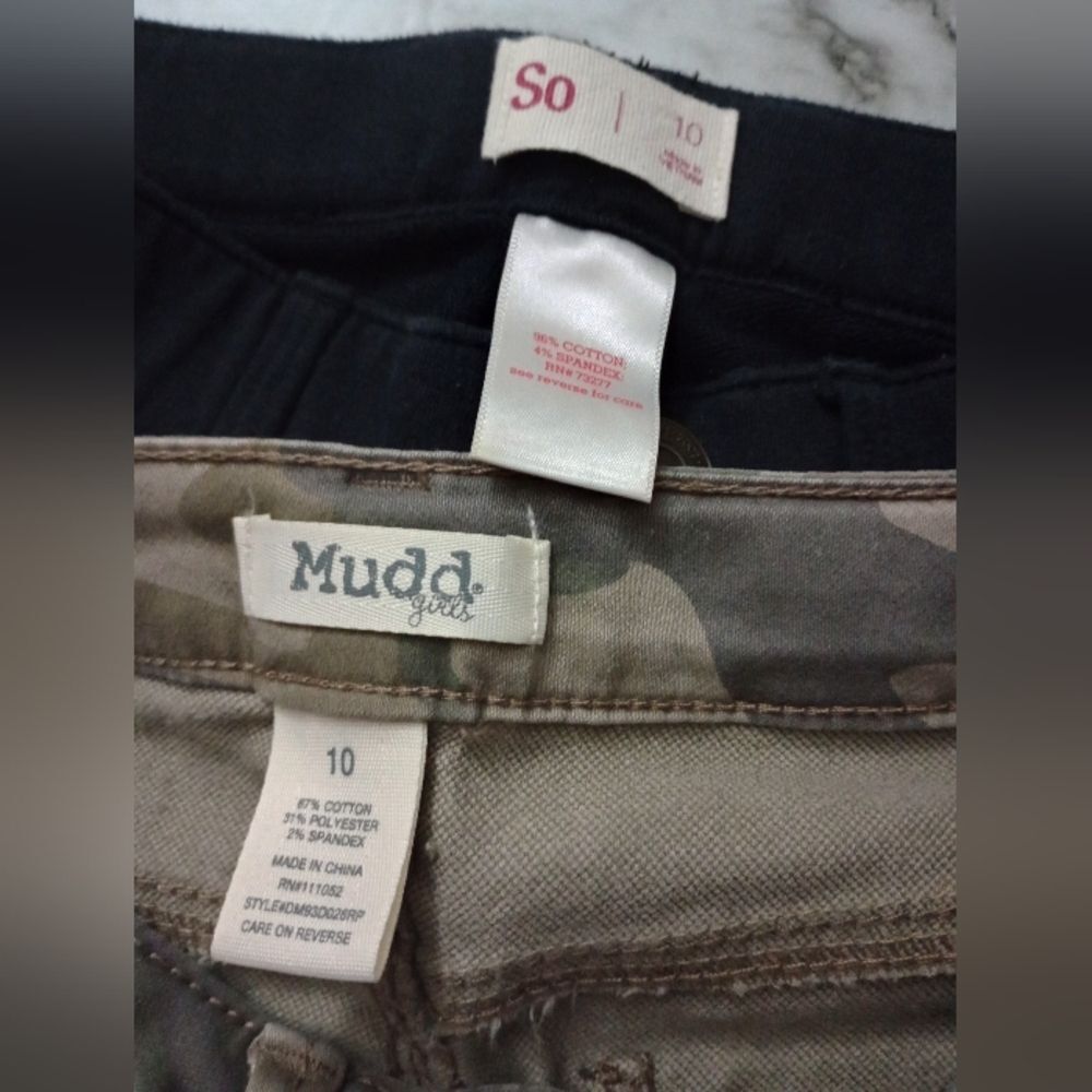 (Bundle) 2 Jeggings Black Camo Size 10